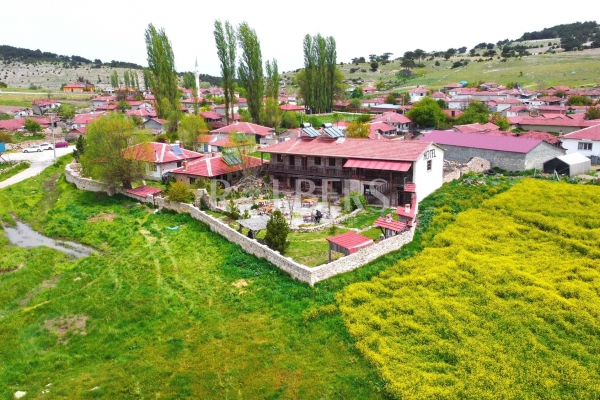 Eskişehir Seyitgazi'de Satılık 10 Odalı Butik Otel   ( RS - 10260 )